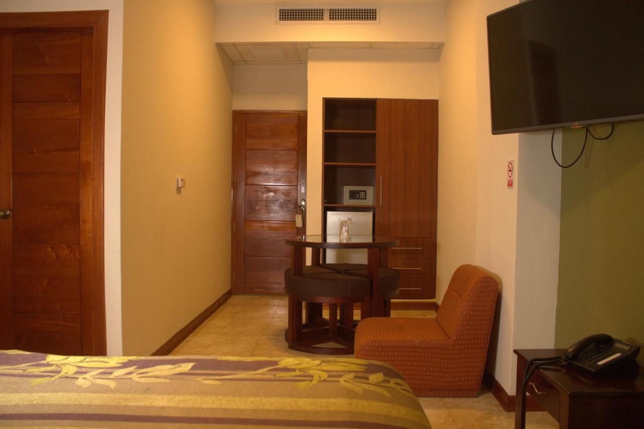 Hotel Europa Iquitos Exterior foto